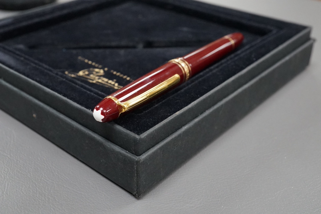 A boxed Mont Blanc fountain pen with 14k good nib. Condition - fair/good